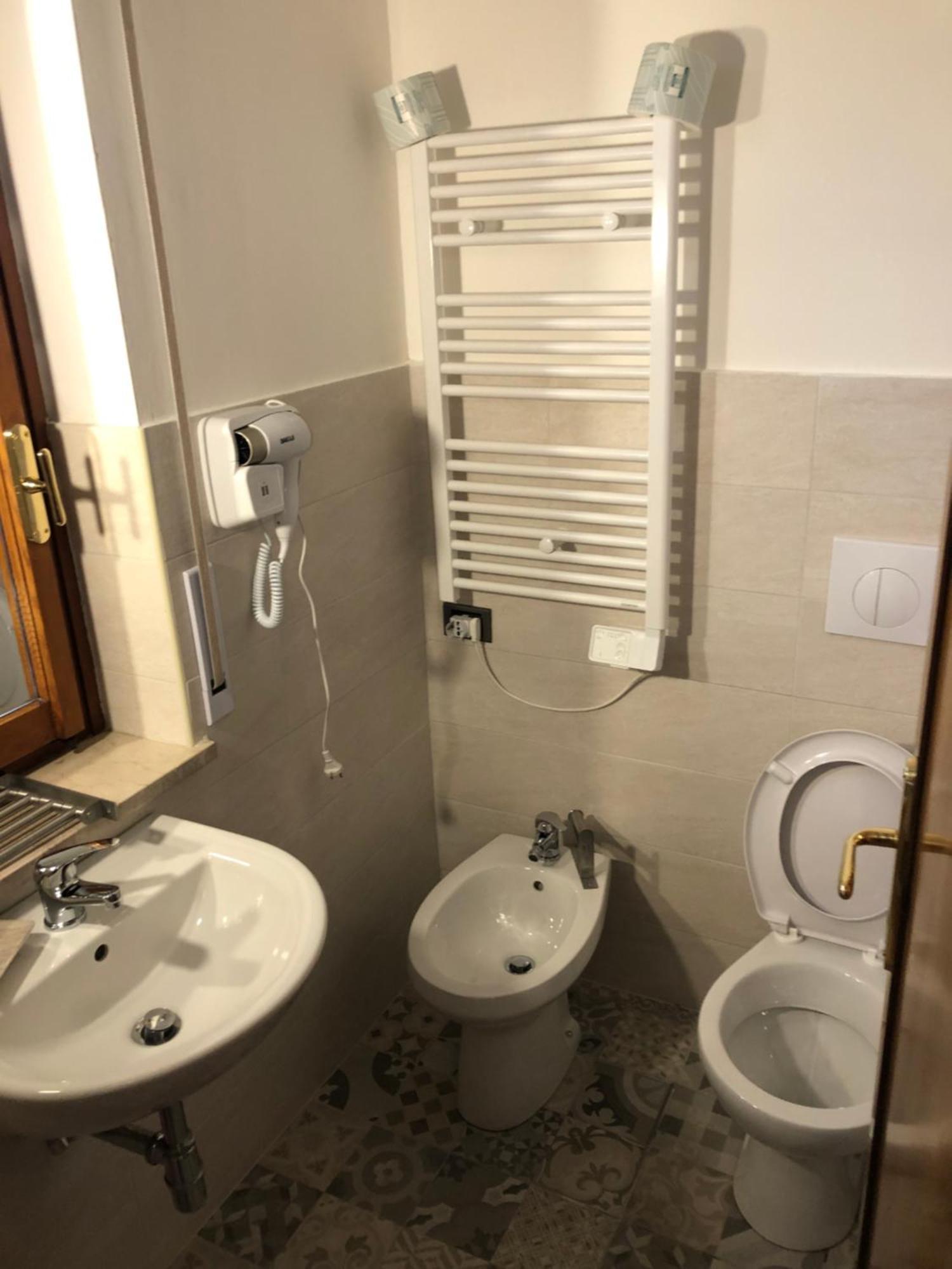 Moon River Guest House بيسكارا المظهر الخارجي الصورة